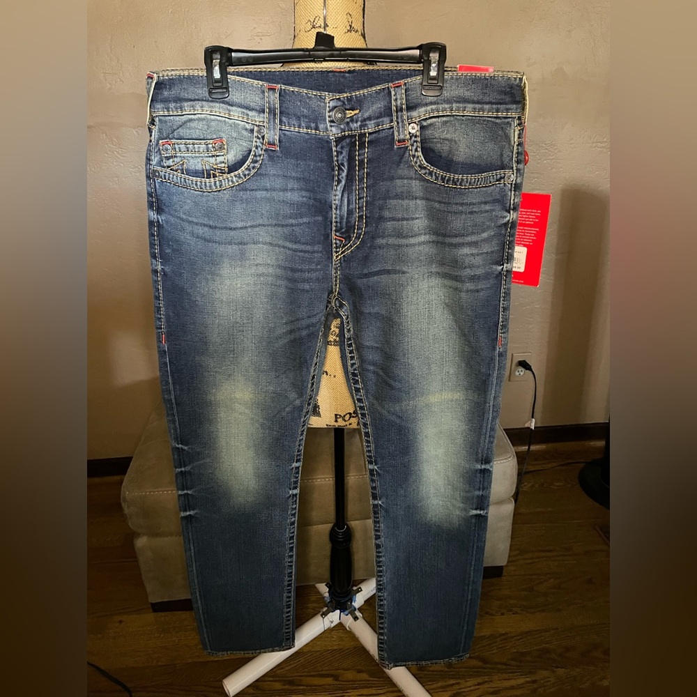 True Religion Geno Relaxed Slim Fit Blue Jeans NWT Sz 36x32 Dark Faded Blue Wash
